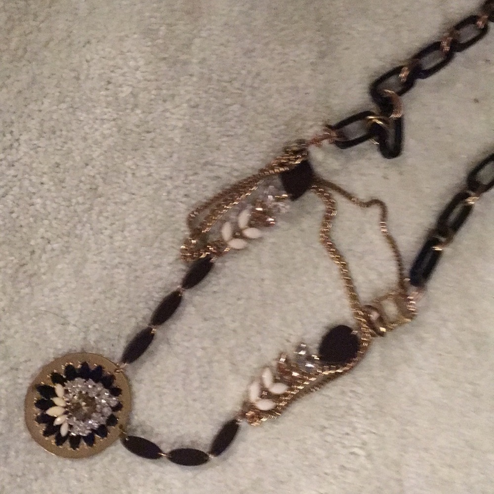 Long statement necklace - Picture 3 of 3